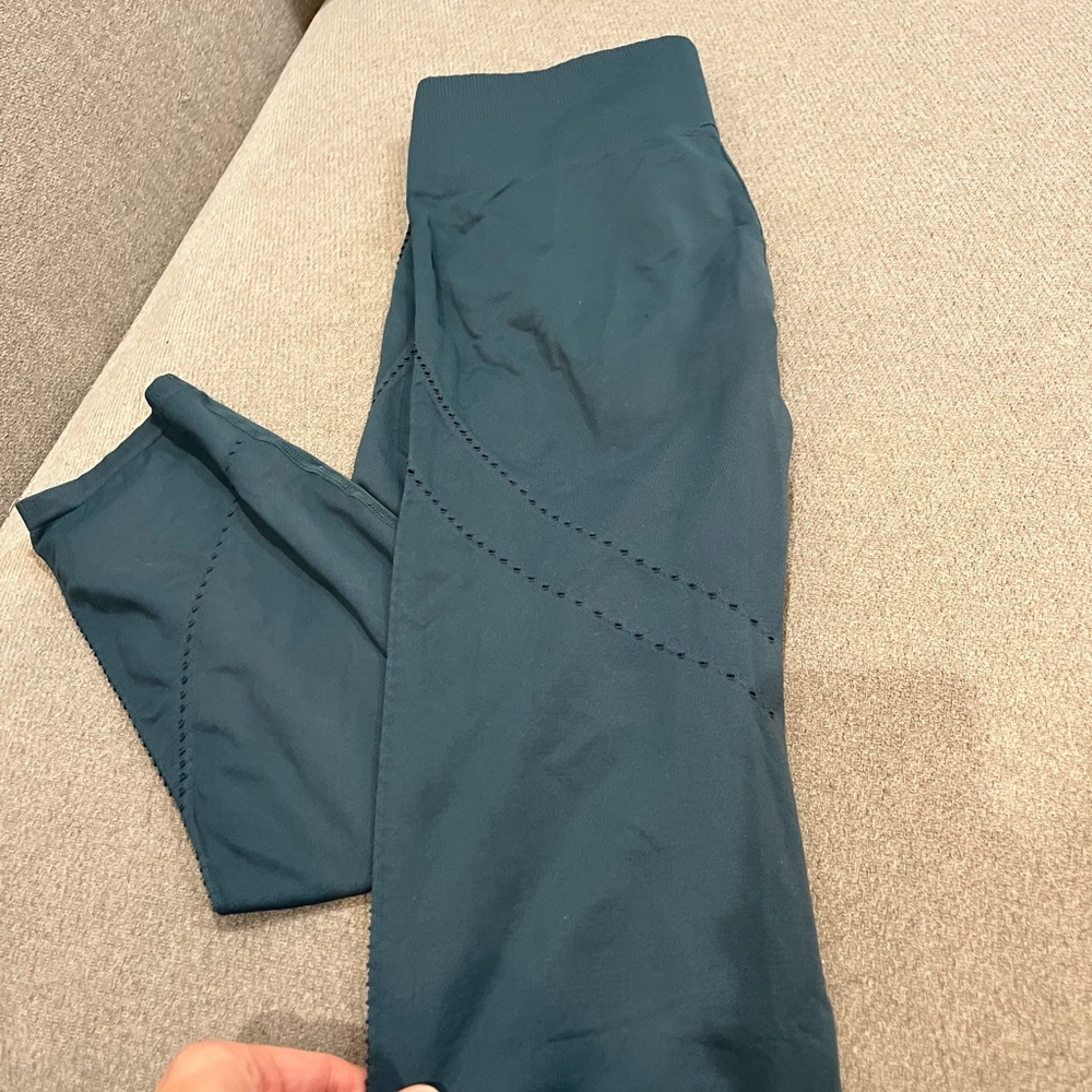 Fabletics yoga leggings